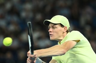 Jannik Sinner défendra son titre en finale à Melbourne KEYSTONE/EPA/JOEL CARRETT